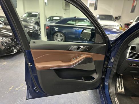 Used 2021 BMW X7 xDrive40i w/ Premium Package 2 image 12