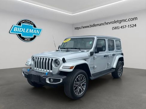 Used 2023 Jeep Wrangler Unlimited Sahara w/ Cold Weather Group AWD/4WD image 3