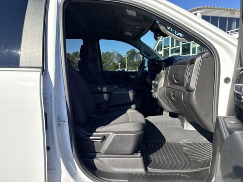 Used 2026 Chevrolet Silverado 2500 Custom w/ Custom Value Package image 32