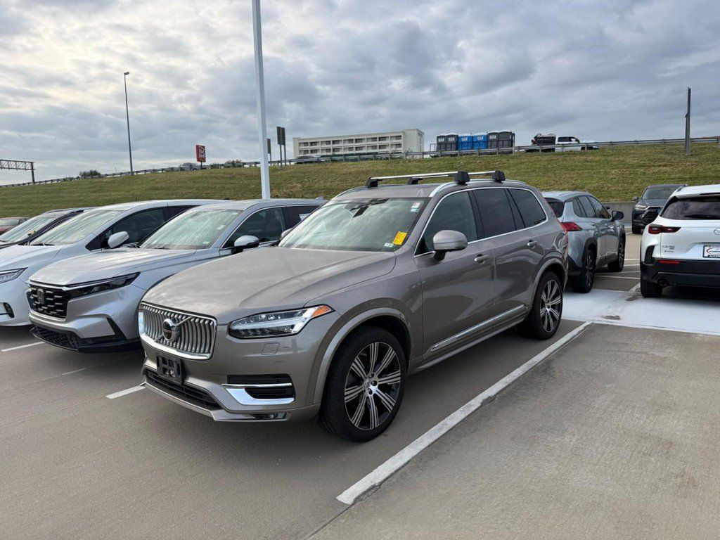 Used 2020 Volvo XC90 T6 Inscription w/ Protection Package Premier AWD/4WD image 2