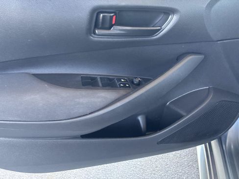 Used 2022 Toyota Corolla LE FWD image 14