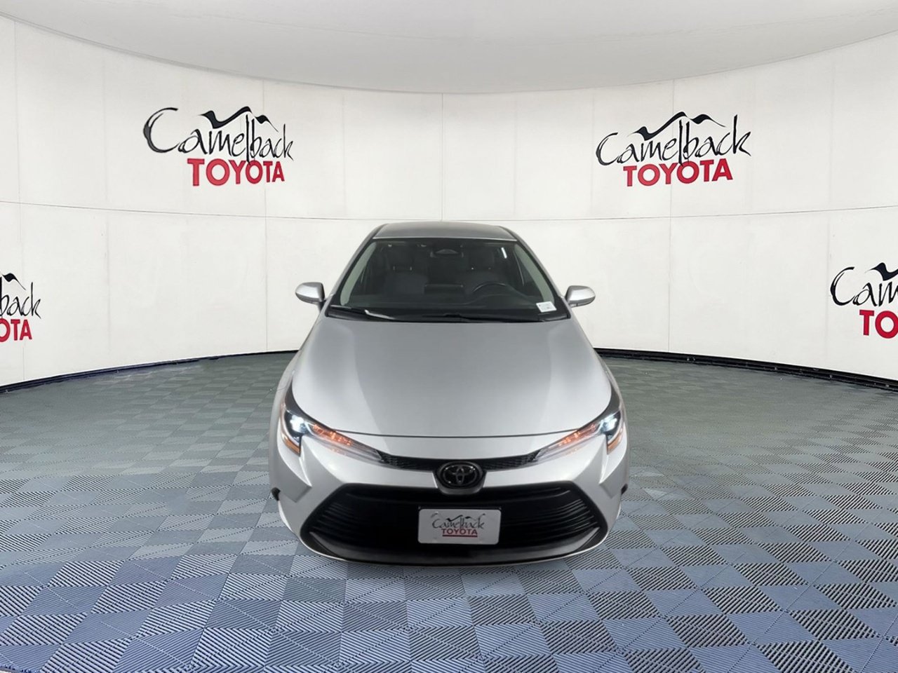 Used 2025 Toyota Corolla LE FWD image 5