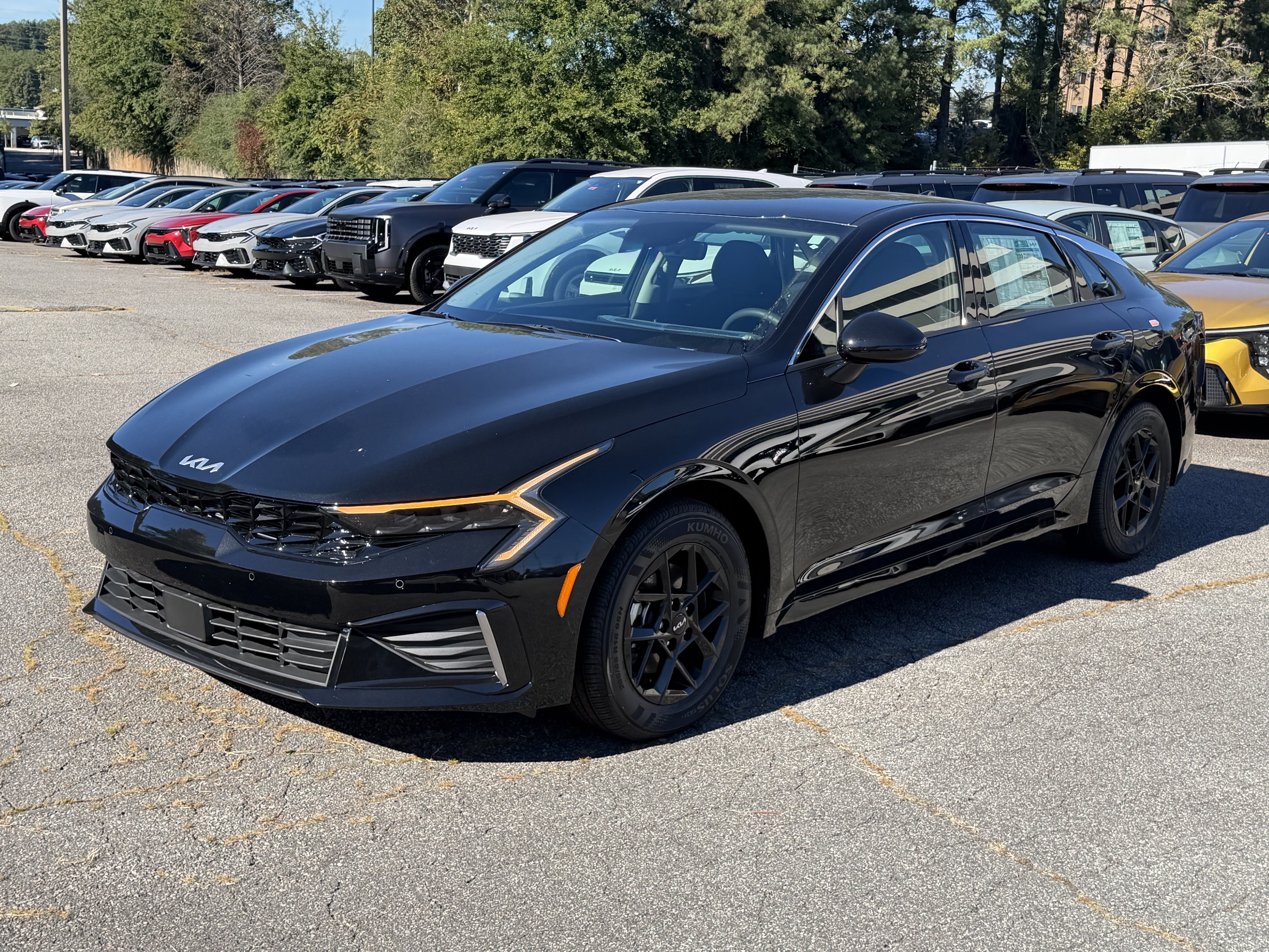 New 2027 Kia K5 LXS FWD image 3