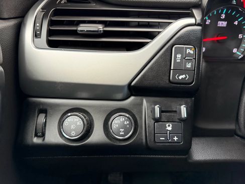 Used 2015 Chevrolet Suburban LT w/ Luxury Package image 50