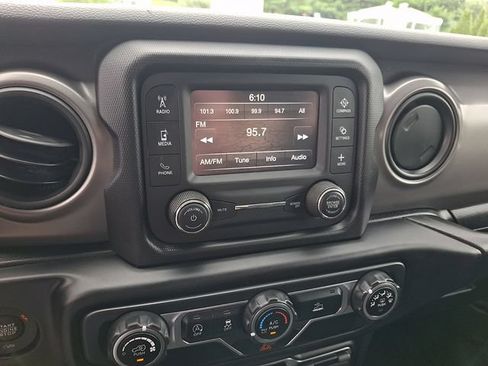 Used 2021 Jeep Wrangler Unlimited Sport AWD/4WD image 17