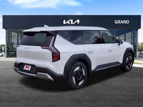 New 2026 Kia EV9 Wind image 5