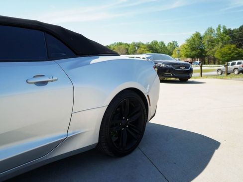 Used 2018 Chevrolet Camaro LT w/ RS Package image 15