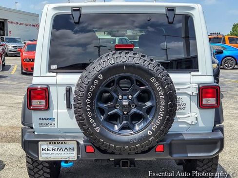 Used 2023 Jeep Wrangler Unlimited w/ Sun & Screen Package AWD/4WD image 7