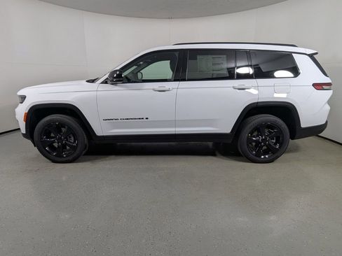New 2025 Jeep Grand Cherokee L Altitude RWD image 4