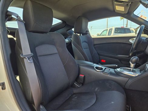 Used 2016 Nissan 370Z Coupe image 14