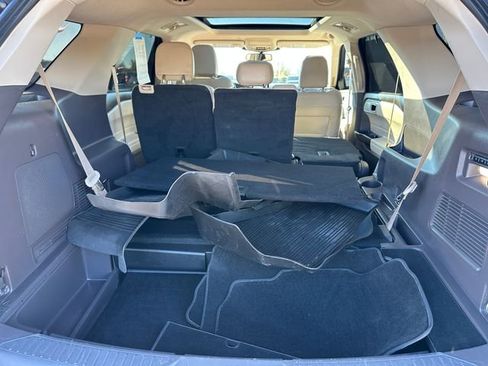 Used 2022 Ford Explorer Platinum w/ Equipment Group 601A image 9