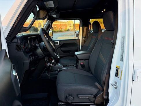 New 2026 Jeep Wrangler Unlimited Rubicon AWD/4WD image 13