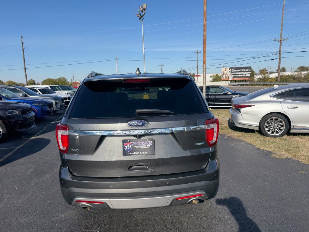 Used 2016 Ford Explorer XLT w/ Equipment Group 202A AWD/4WD image 4