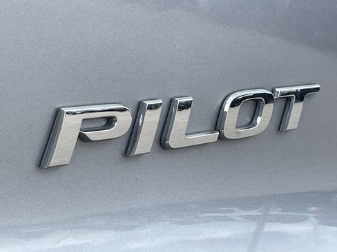 Used 2018 Honda Pilot LX image 33