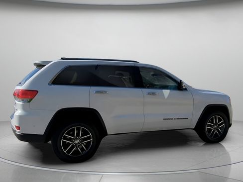 Used 2018 Jeep Grand Cherokee Limited image 29