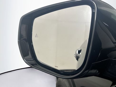 Used 2023 Jeep Grand Cherokee L Laredo image 16