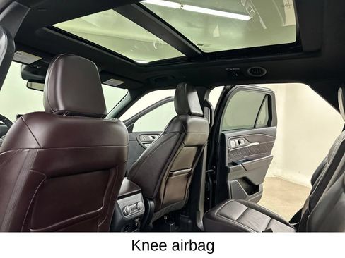 Used 2025 Ford Explorer Platinum w/ LUX Leather Package AWD/4WD image 30