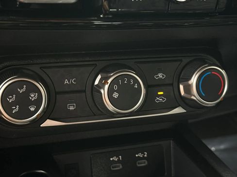 Certified 2025 Nissan Kicks SV image 24