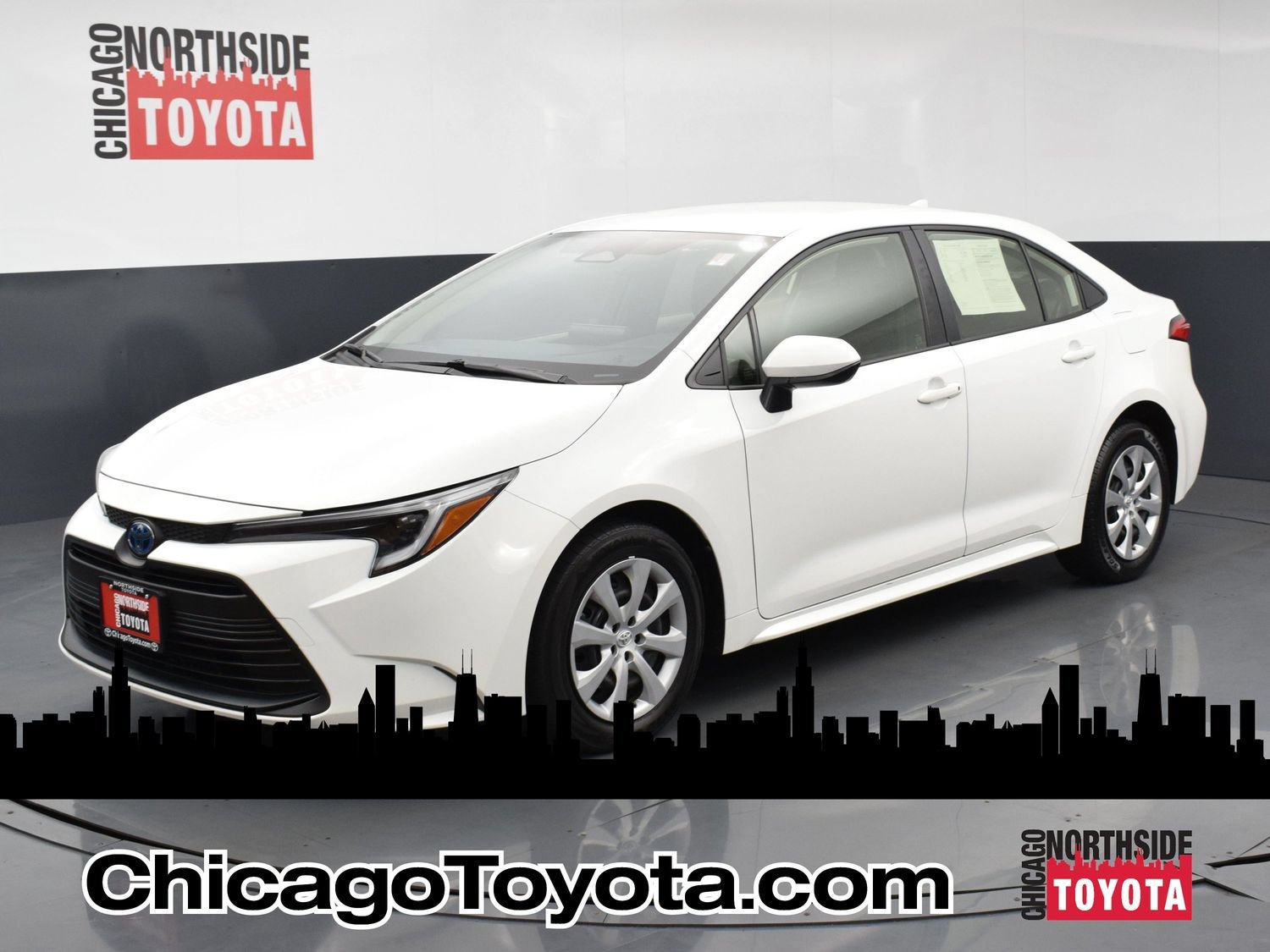 Used 2025 Toyota Corolla LE FWD image 1