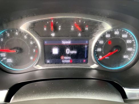 Used 2023 Chevrolet Traverse RS FWD image 22