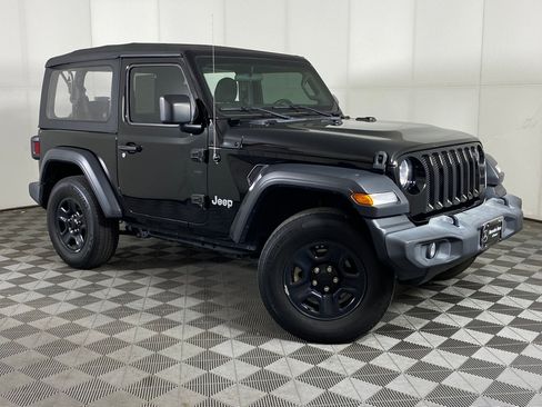 Used 2019 Jeep Wrangler Sport image 7