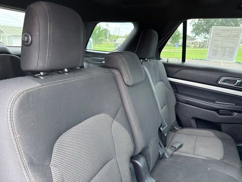 Used 2017 Ford Explorer XLT FWD image 32