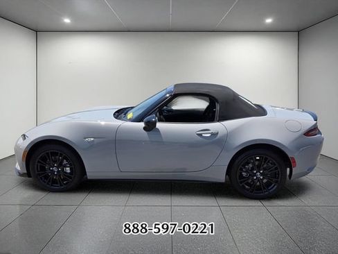 Certified 2026 MAZDA MX-5 Miata Club w/ Interior Package RWD image 30