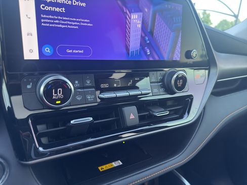 Used 2023 Toyota Highlander Bronze Edition AWD/4WD image 19