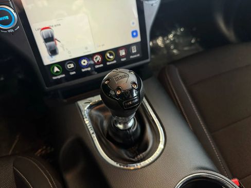 Used 2015 Ford Mustang Coupe image 16