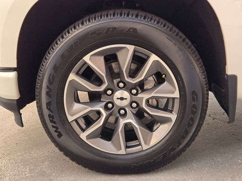 Used 2022 Chevrolet Silverado 1500 RST AWD/4WD image 17