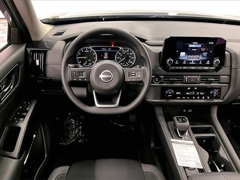 New 2025 Nissan Pathfinder S image 20