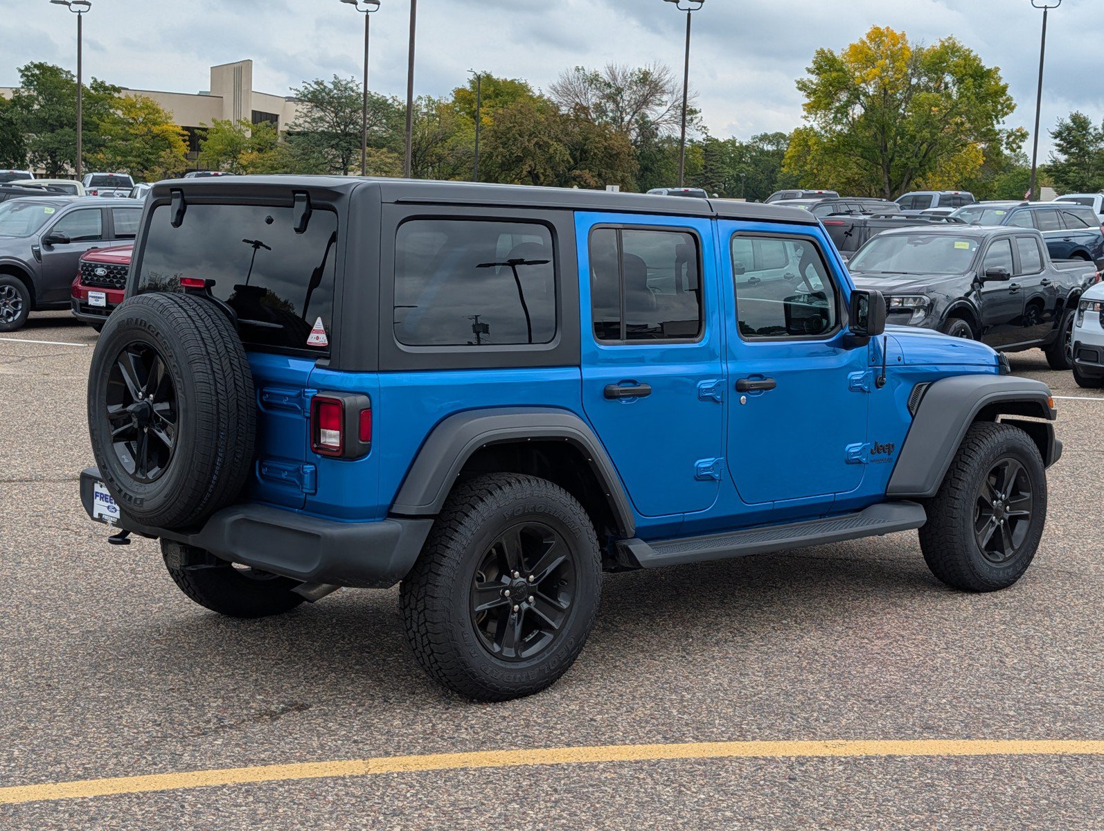 Used 2022 Jeep Wrangler Unlimited Sport AWD/4WD image 5