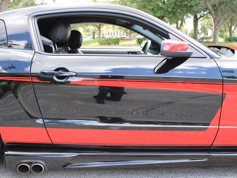 Used 2013 Ford Mustang GT Premium w/ Brembo Brake Pkg RWD image 34