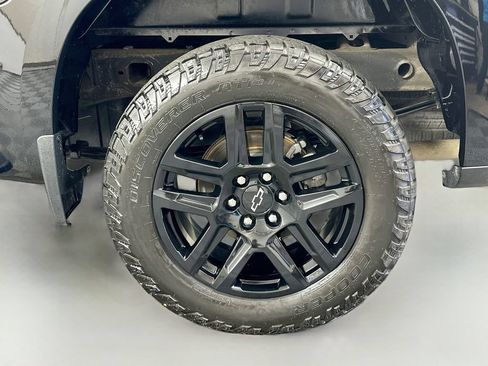 Used 2022 Chevrolet Silverado 1500 RST AWD/4WD image 32