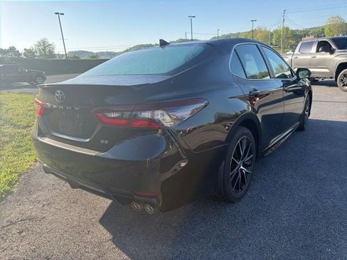 Used 2022 Toyota Camry SE w/ Convenience Package FWD image 10
