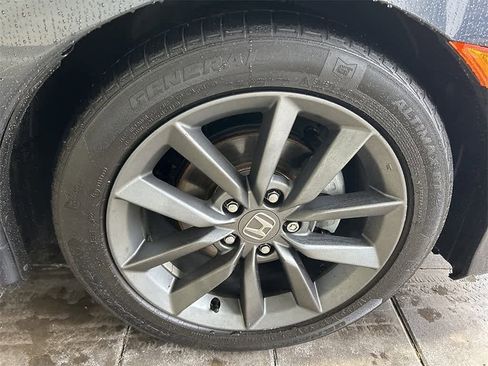 Used 2019 Honda Civic EX image 9