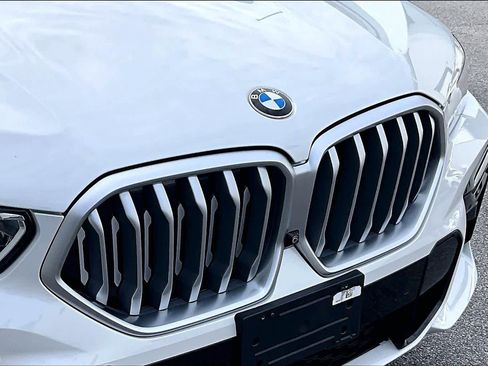 Used 2022 BMW X6 xDrive40i w/ Executive Package image 29