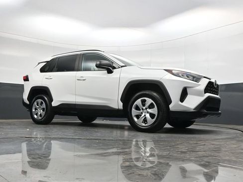 Used 2020 Toyota RAV4 LE image 27