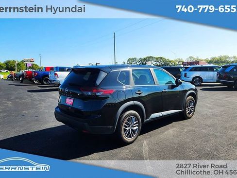 Used 2024 Nissan Rogue S AWD/4WD image 17