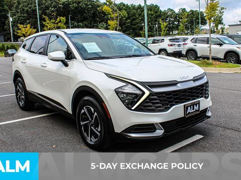 Used 2023 Kia Sportage LX AWD/4WD image 3