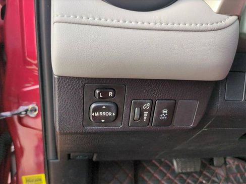 Used 2015 Toyota RAV4 XLE FWD image 13