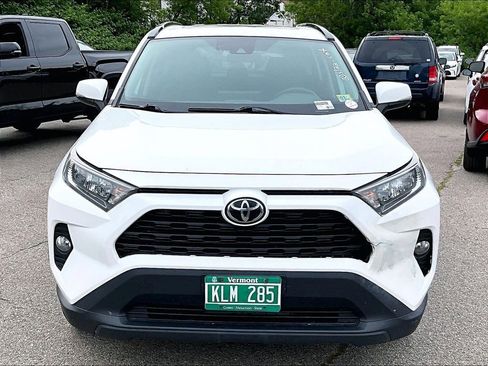 Used 2020 Toyota RAV4 XLE w/ Convenience Package AWD/4WD image 2