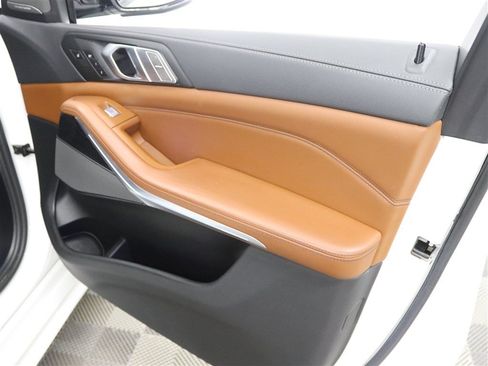 Used 2022 BMW X7 M50i AWD/4WD image 31