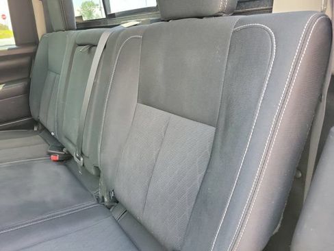 Used 2018 Nissan Titan SV RWD image 15