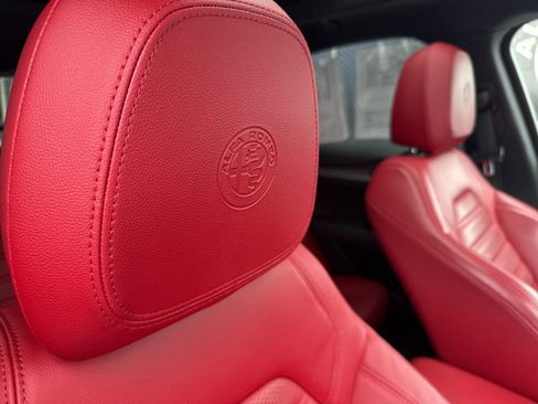 Used 2023 Alfa Romeo Stelvio Veloce image 61