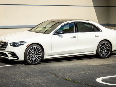 Used 2021 Mercedes-Benz S 580 4MATIC Sedan image 3