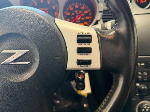 Used 2004 Nissan 350Z Touring RWD image 16