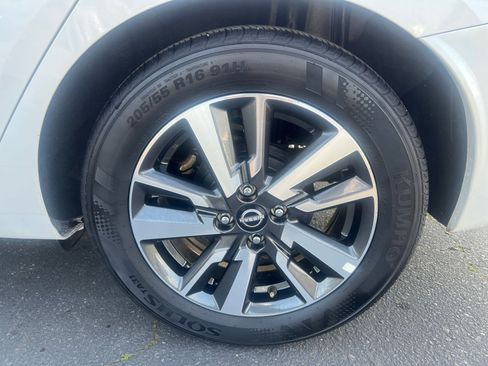 Used 2025 Nissan Versa SV image 24