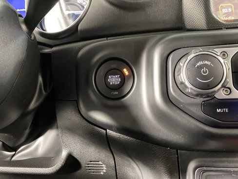 Used 2022 Jeep Wrangler Unlimited Rubicon 4xe w/ Dual Top Group AWD/4WD image 29