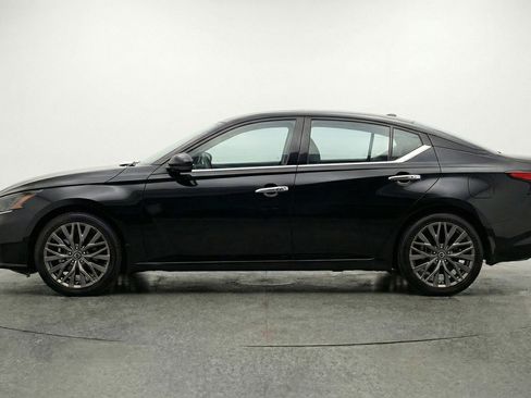 Used 2025 Nissan Altima 2.5 SV image 5